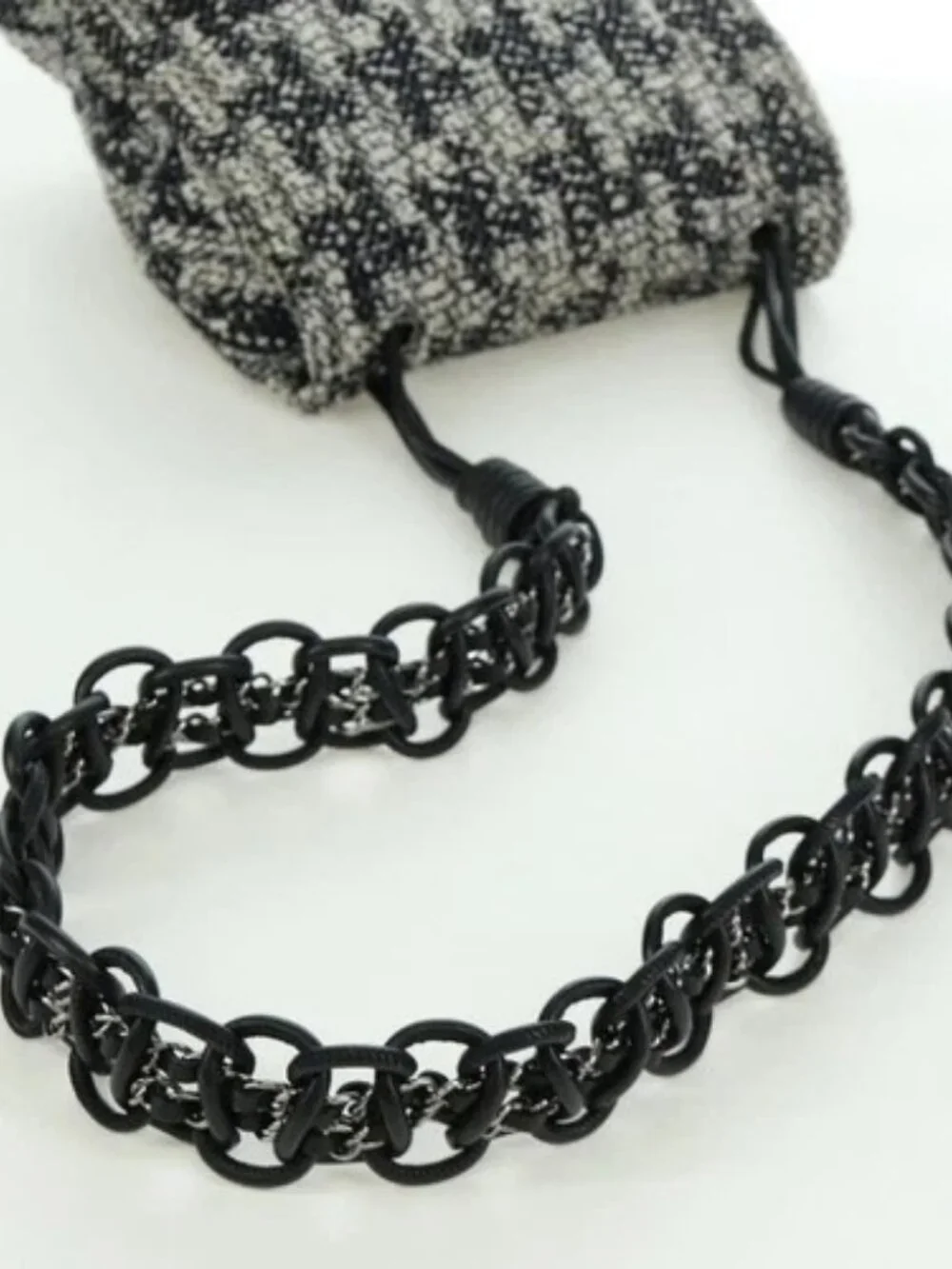 CHANEL Chain Shoulder Bag tweed White Black CC Auth bs33641V